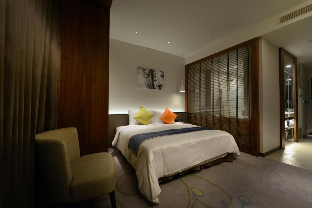 Golden Tulip Glory Fine Hotel Tainan Exterior foto