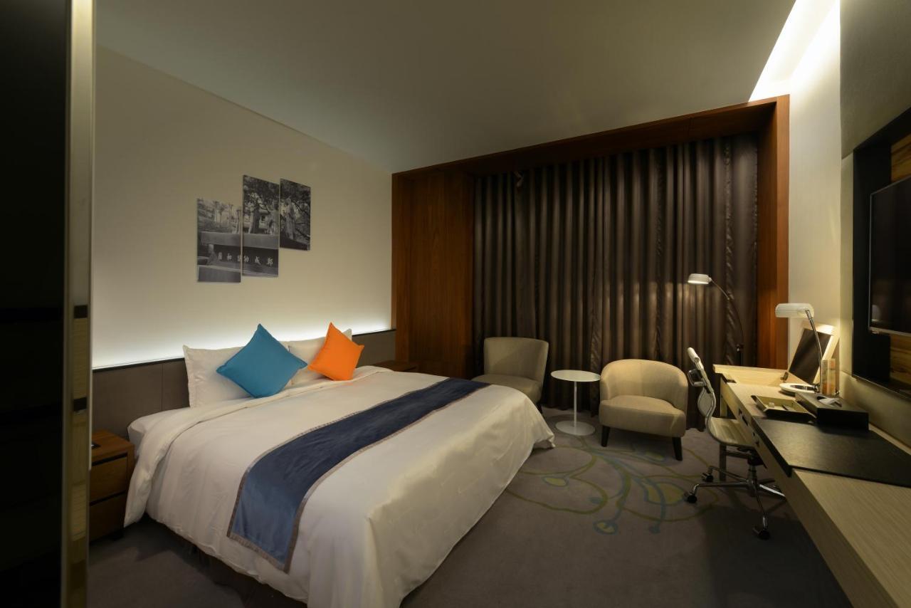Golden Tulip Glory Fine Hotel Tainan Exterior foto